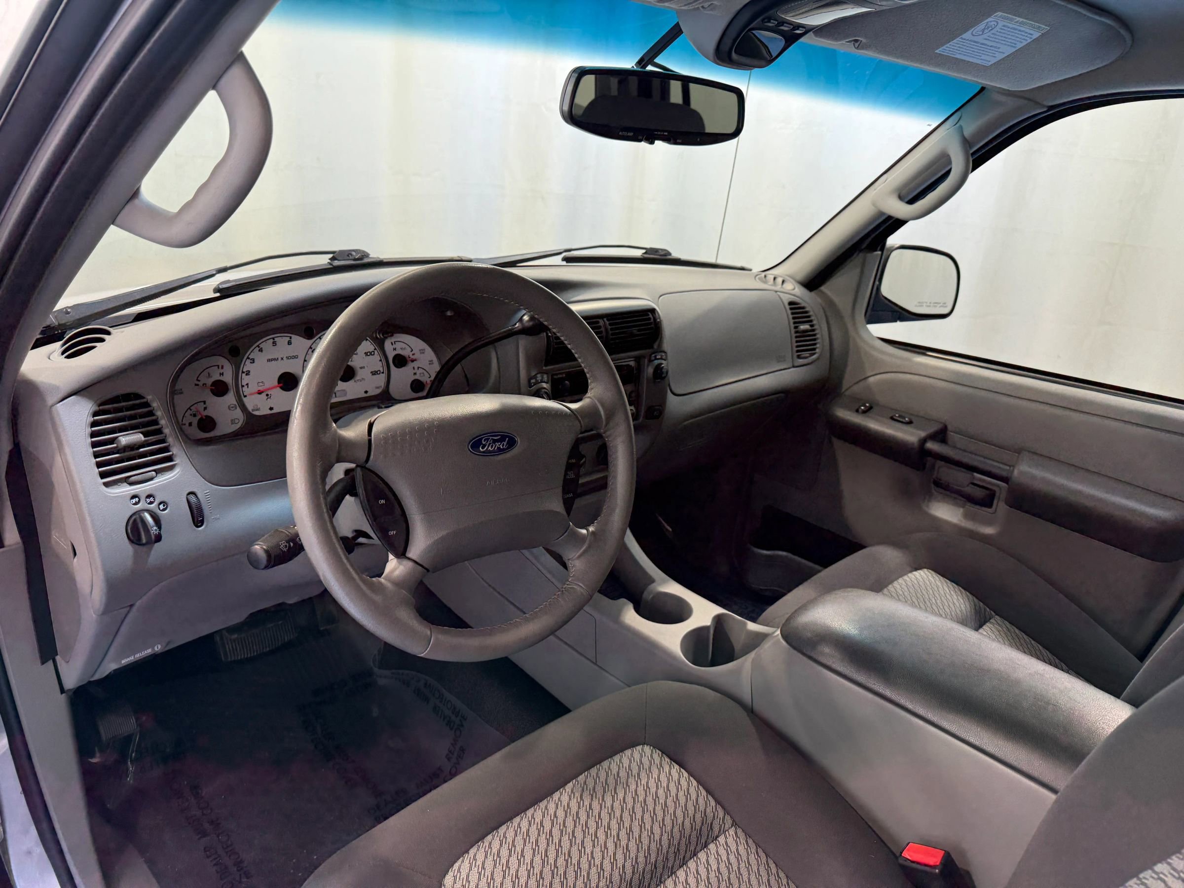 Used 2003 Ford Explorer Sport Trac XLT image 22