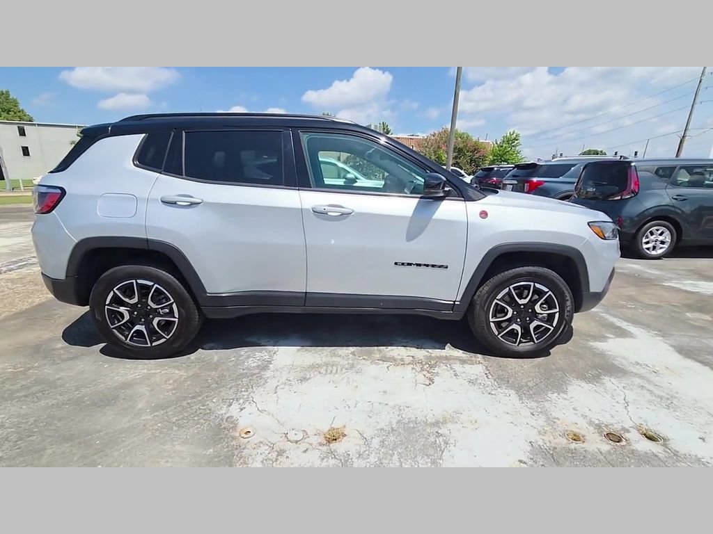 Used 2024 Jeep Compass Trailhawk AWD/4WD image 34