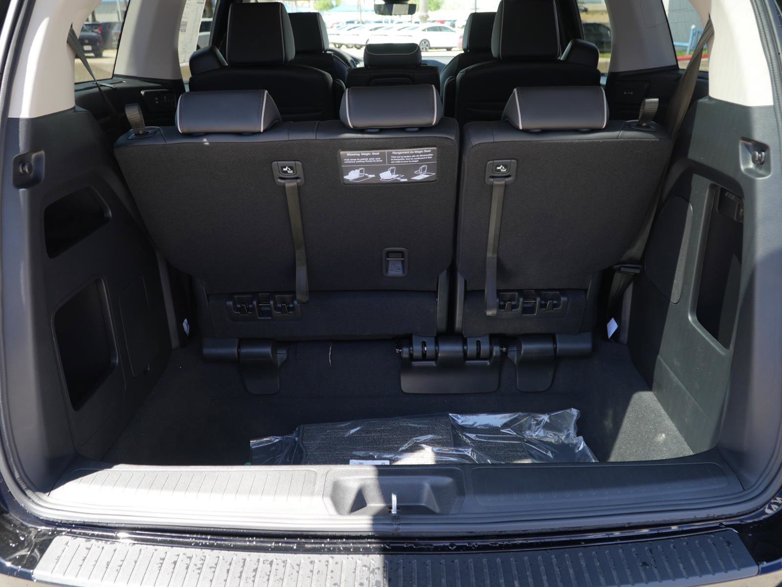 New 2026 Honda Odyssey Elite image 8