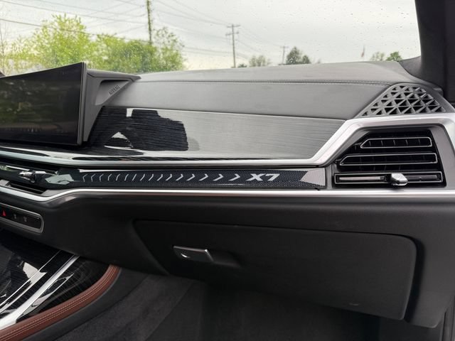 Used 2024 BMW X7 xDrive40i w/ M Sport Package AWD/4WD image 17