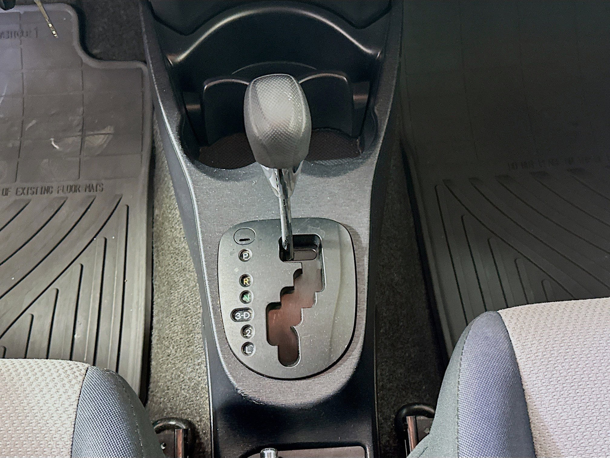 Used 2013 Toyota Yaris LE image 22