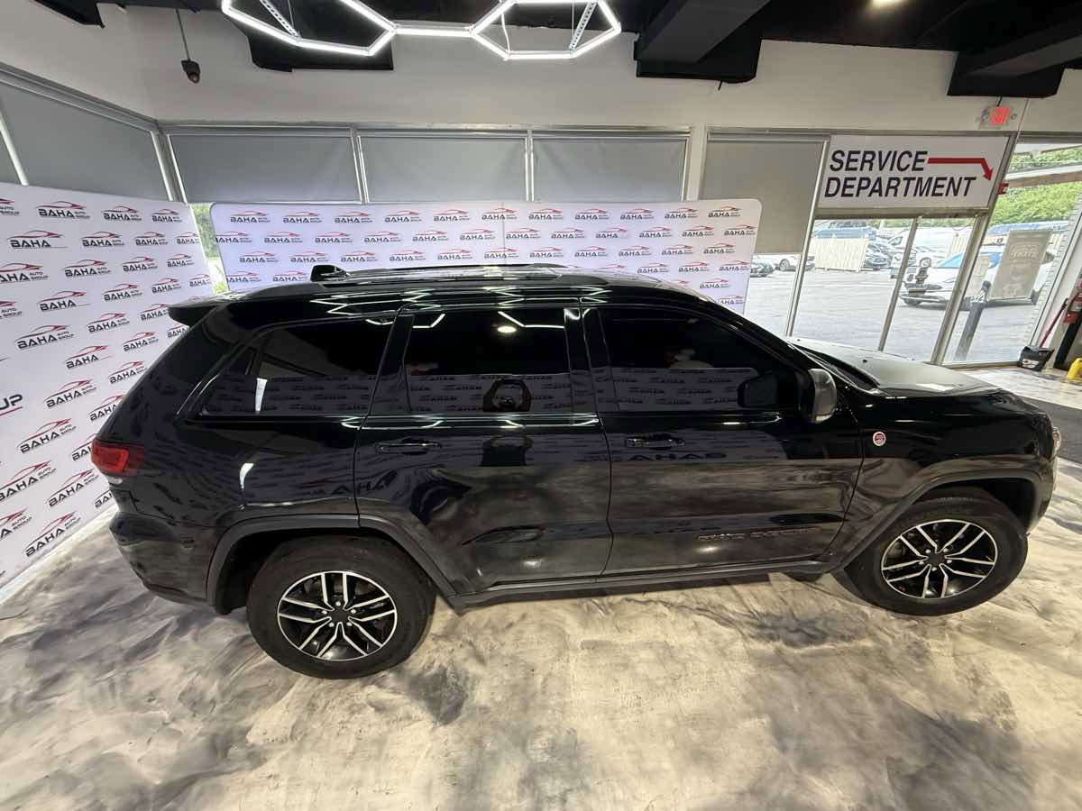 Used 2021 Jeep Grand Cherokee Trailhawk AWD/4WD image 7