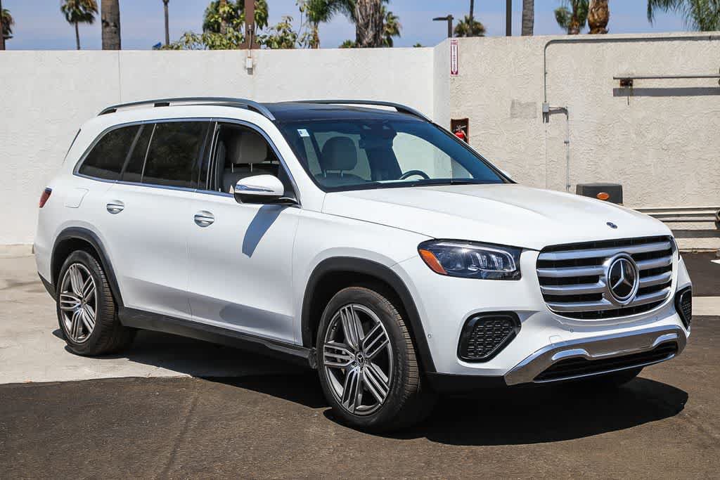 Used 2024 Mercedes-Benz GLS 450 4MATIC image 3