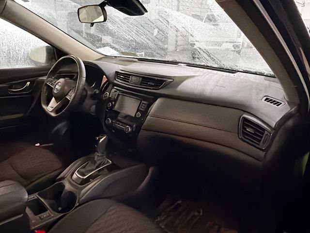 Used 2020 Nissan Rogue SV AWD/4WD image 12