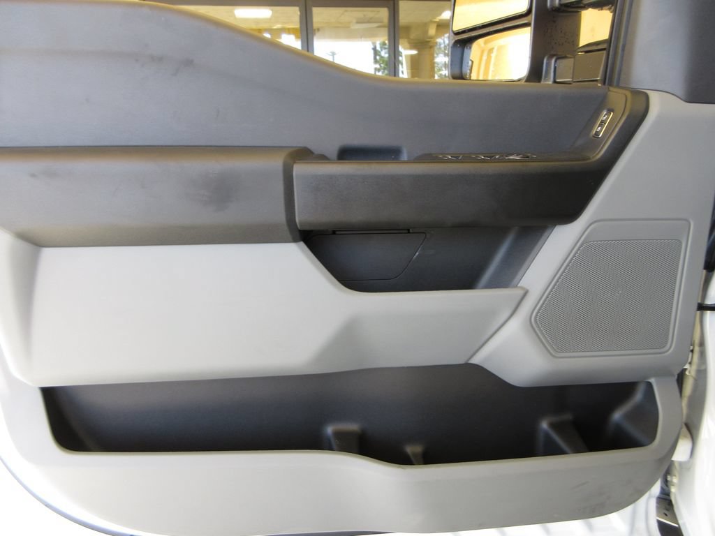 New 2026 Ford F550 2WD Crew Cab Super Duty image 14