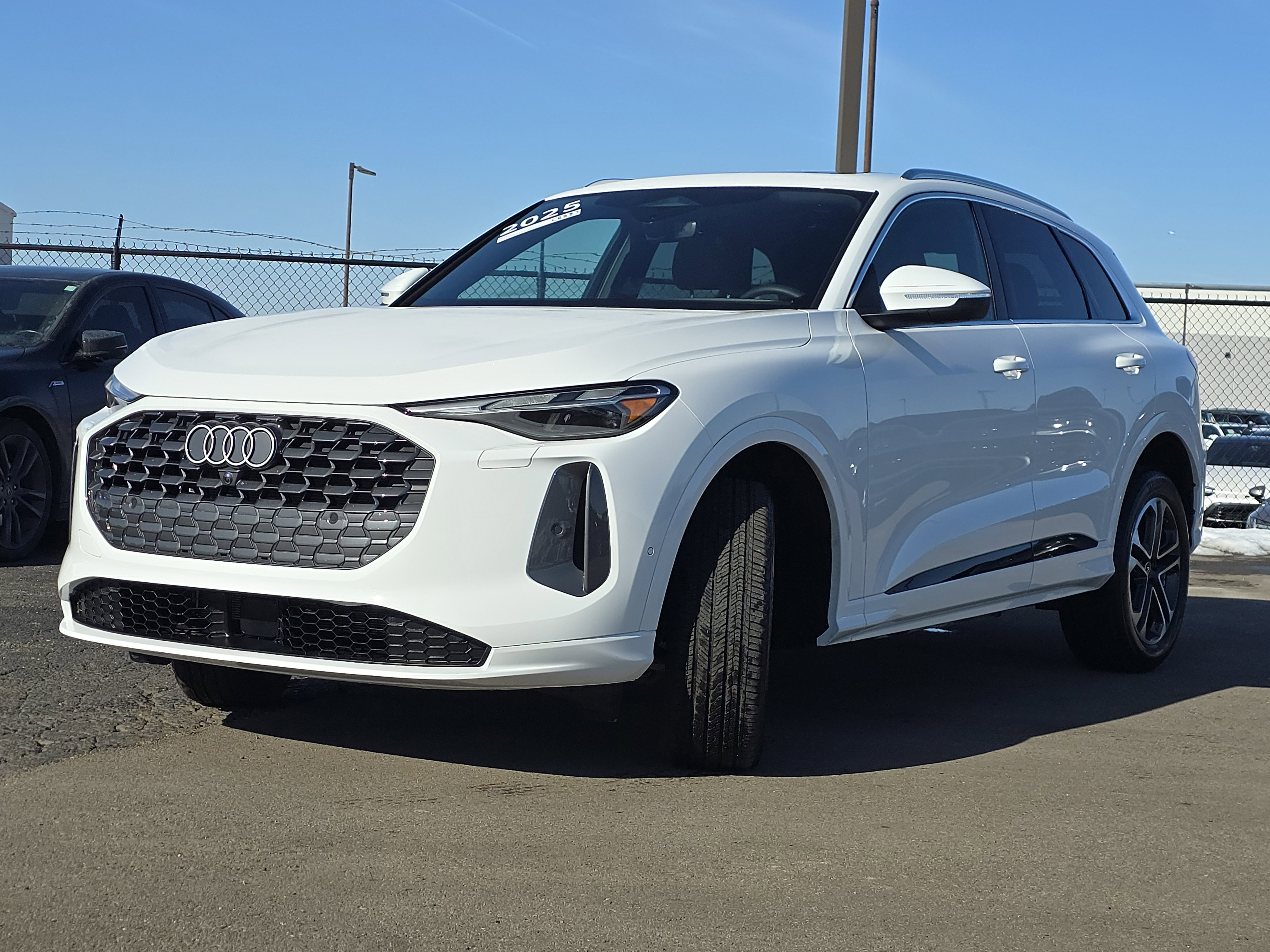 Certified 2025 Audi Q5 Premium w/ Convenience Package image 3