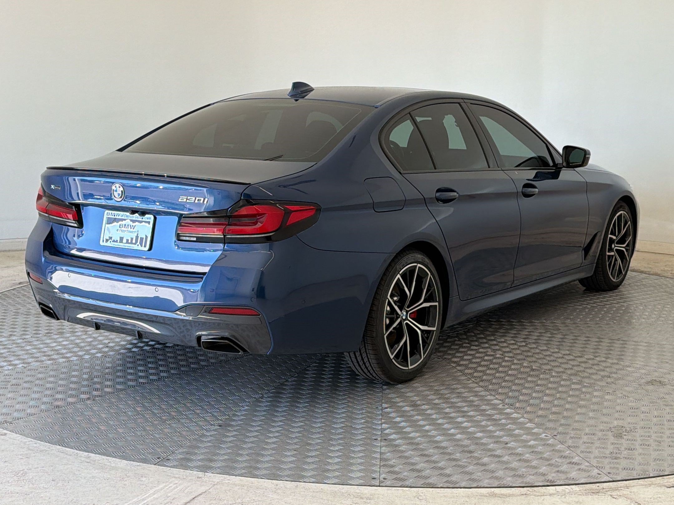Used 2023 BMW 530i xDrive w/ M Sport Package AWD/4WD image 9