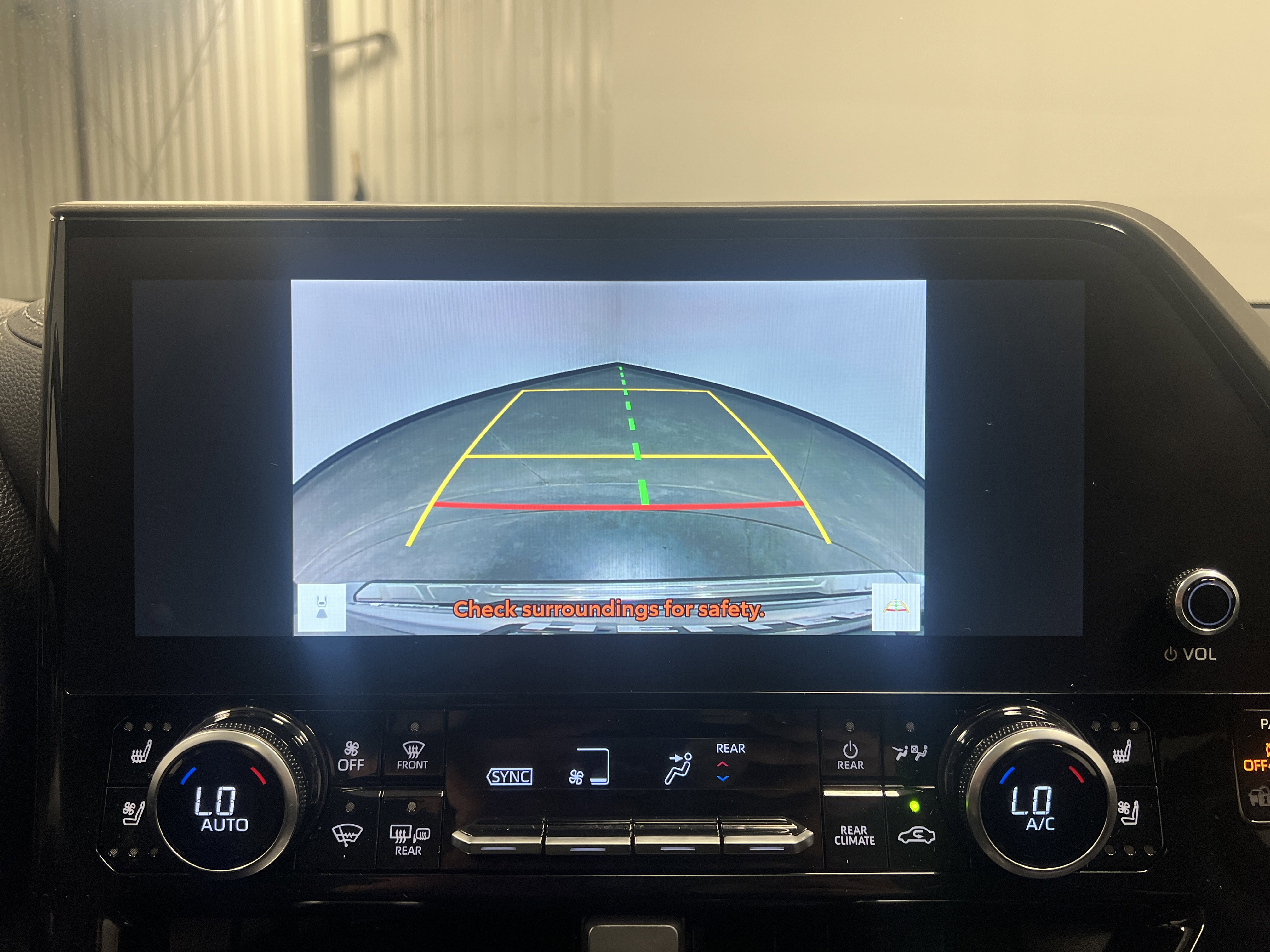 Used 2023 Toyota Highlander Limited image 27