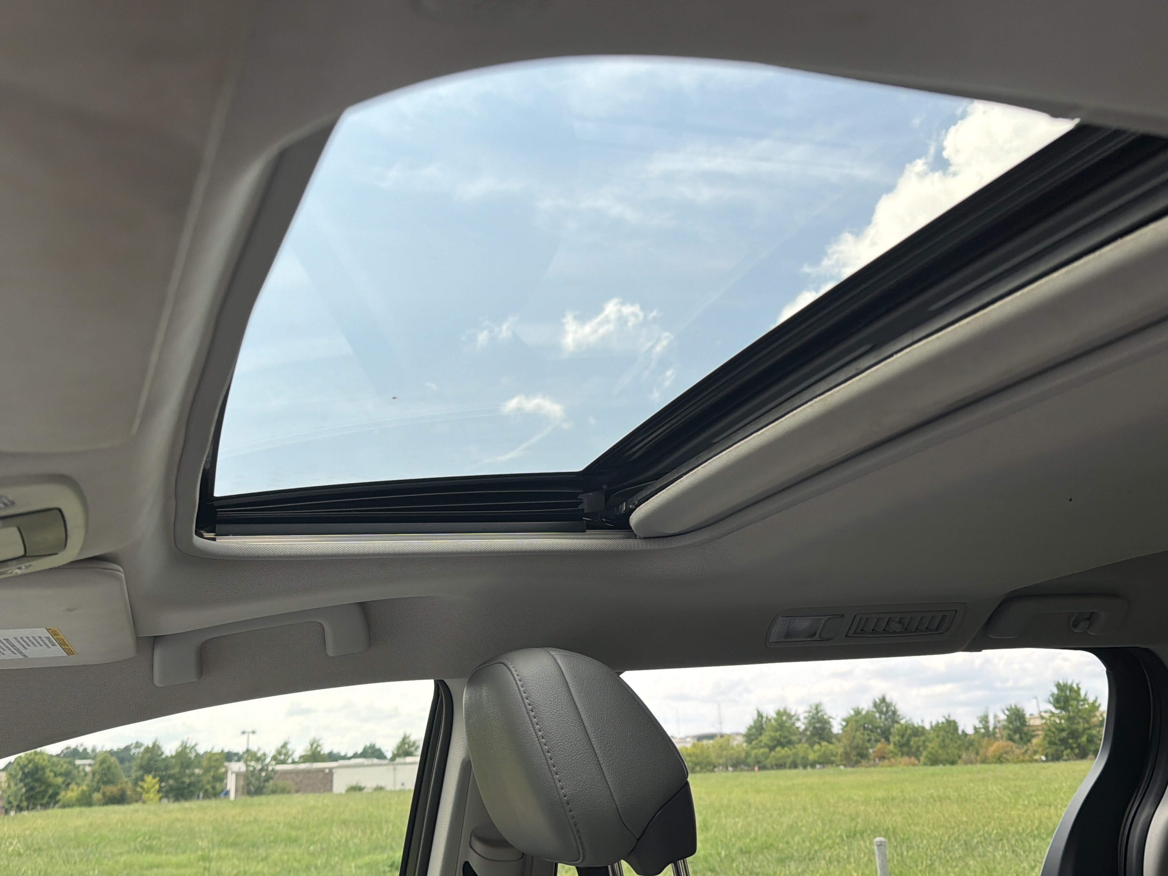 Used 2022 Toyota Sienna XLE FWD image 11