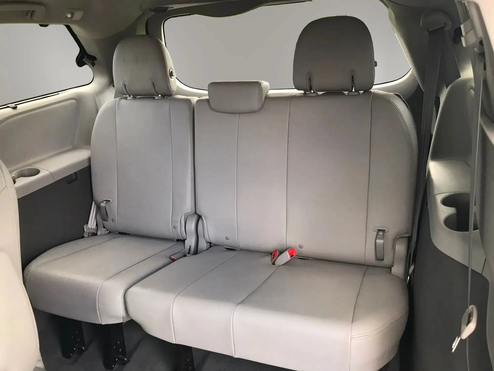 Used 2019 Toyota Sienna XLE AWD/4WD image 4