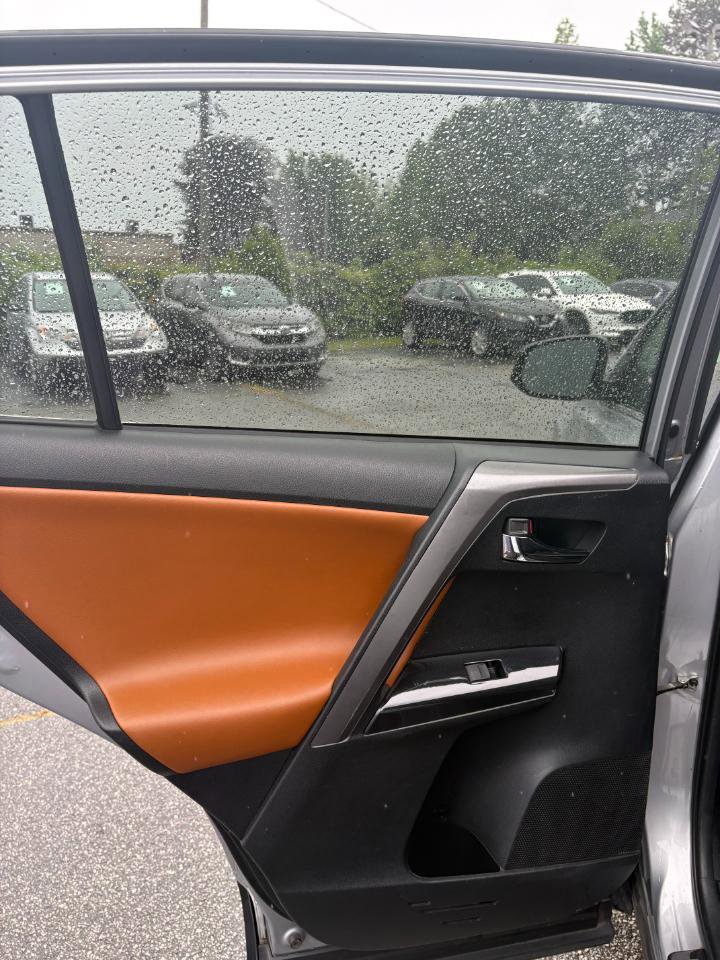 Used 2017 Toyota RAV4 SE FWD image 14