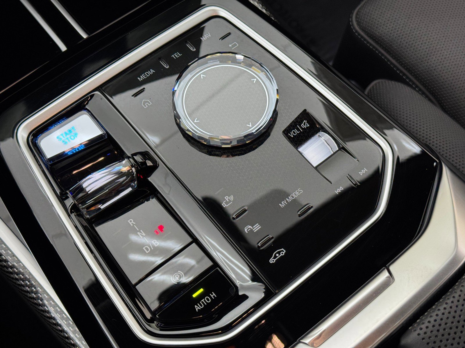 Used 2023 BMW i7 xDrive60 w/ Parking Assistance Package image 34