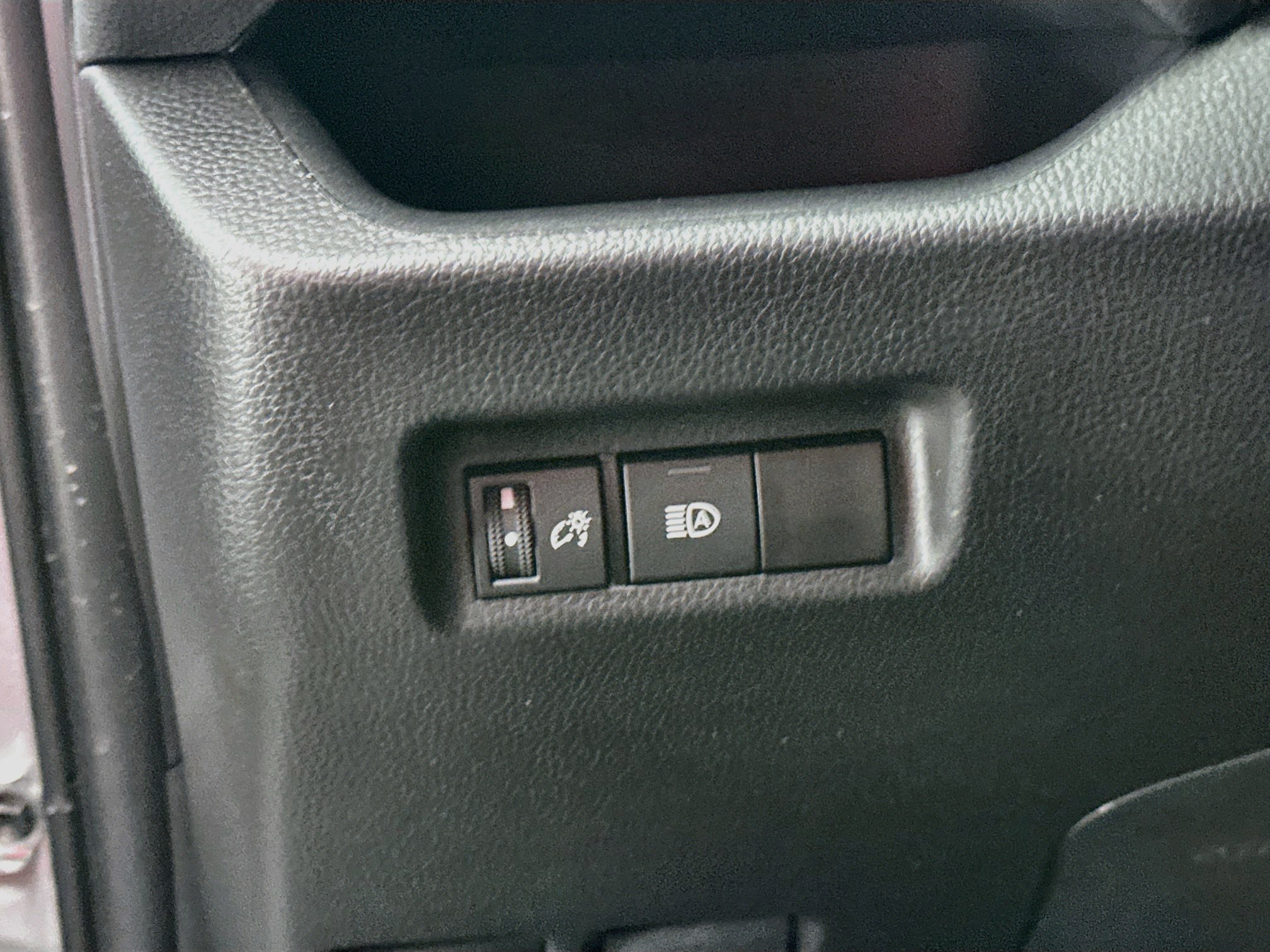 Used 2025 Toyota RAV4 LE AWD/4WD image 17