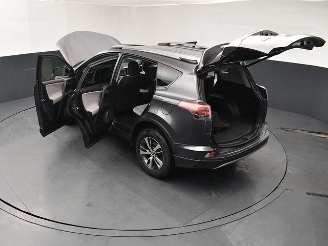 Used 2018 Toyota RAV4 XLE AWD/4WD image 28