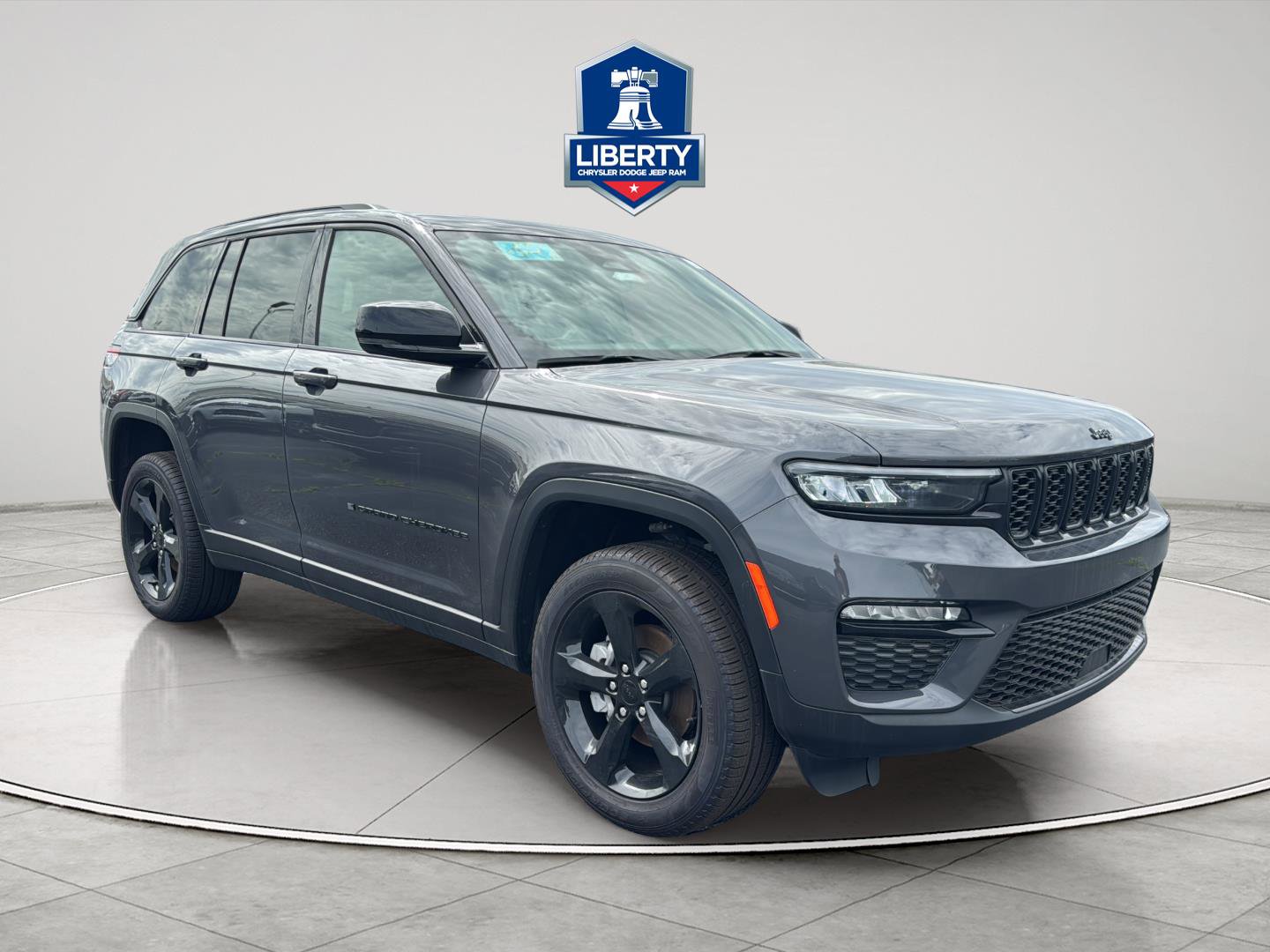 New 2025 Jeep Grand Cherokee Limited w/ Black Appearance Package AWD/4WD image 16