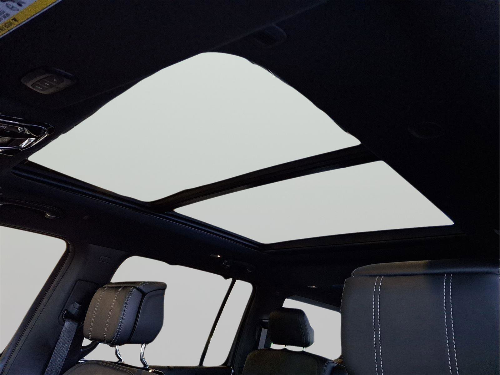 New 2026 Jeep Grand Wagoneer Summit w/ Premium Group III image 11