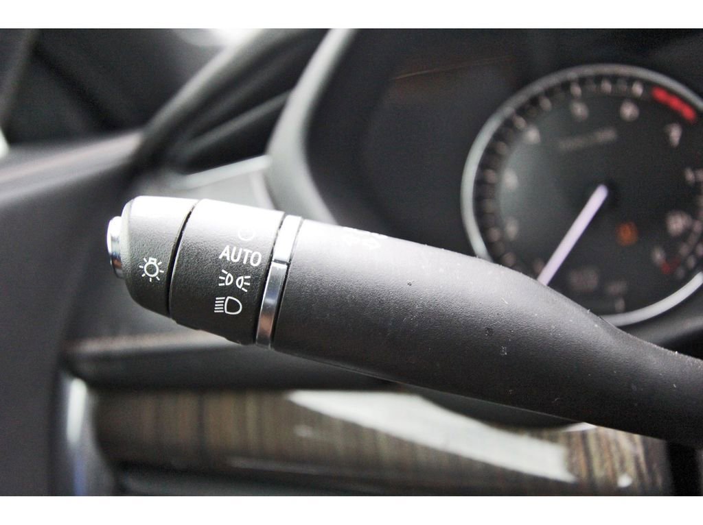 Used 2022 Cadillac XT4 Sport w/ Comfort Package FWD image 17