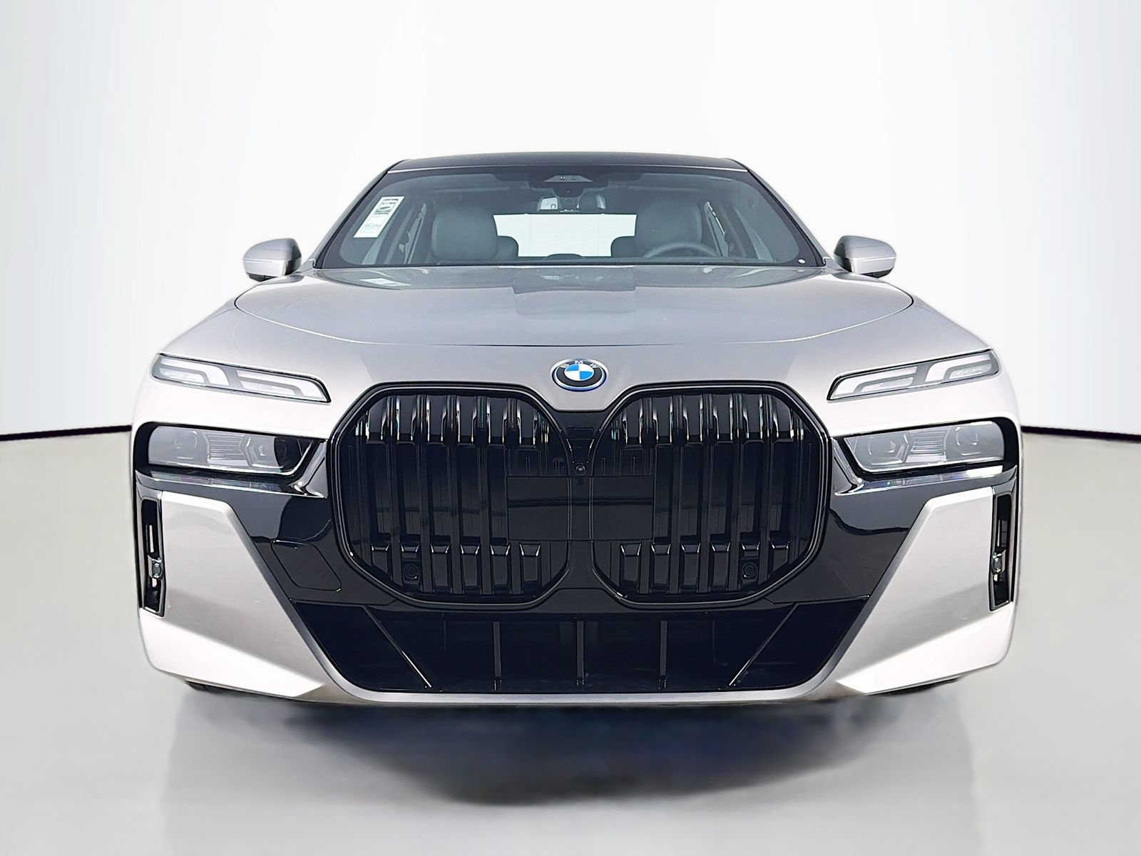 New 2026 BMW i7 xDrive60 w/ M Sport Package RWD image 2