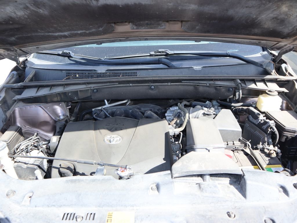 Used 2018 Toyota Highlander Plus FWD image 13