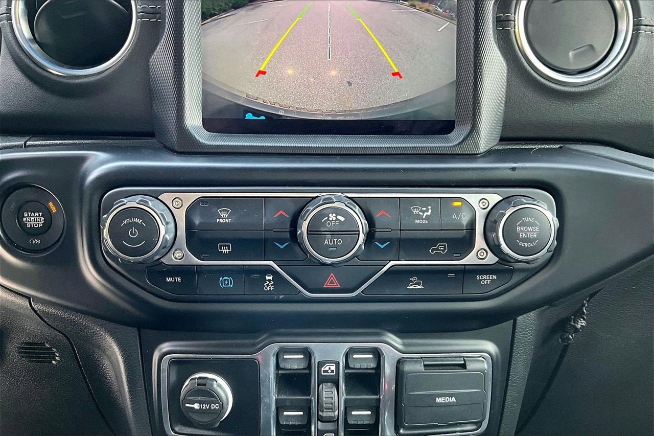 Used 2022 Jeep Wrangler Unlimited Sahara image 17