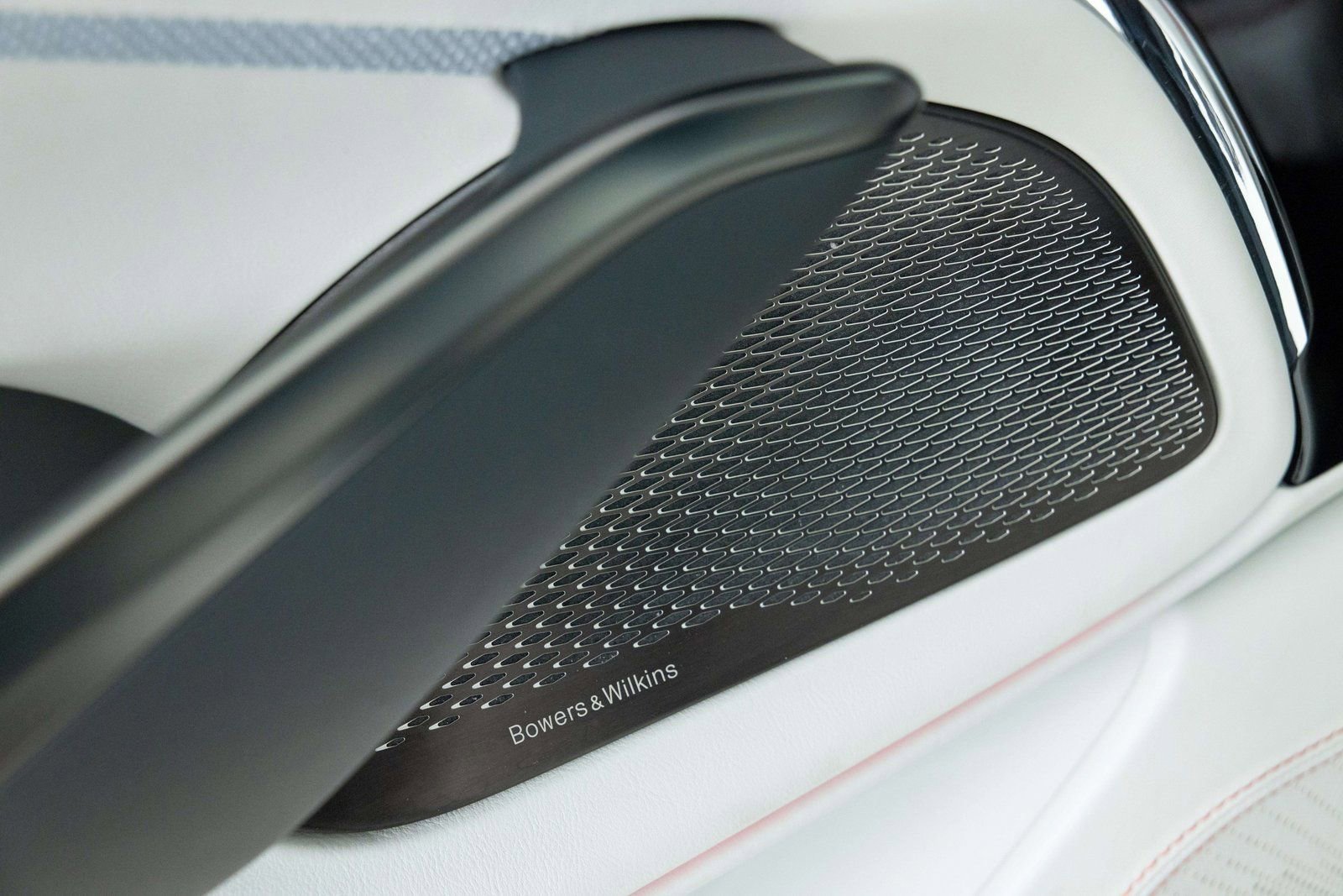 Used 2025 Aston Martin DBX 707 image 23