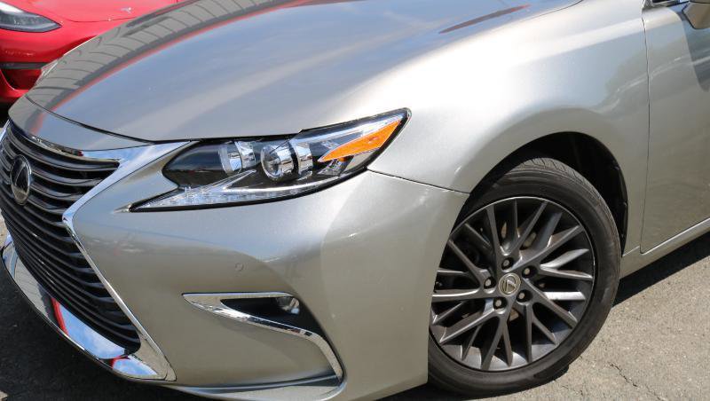 Used 2018 Lexus ES 350 w/ Premier Package FWD image 3