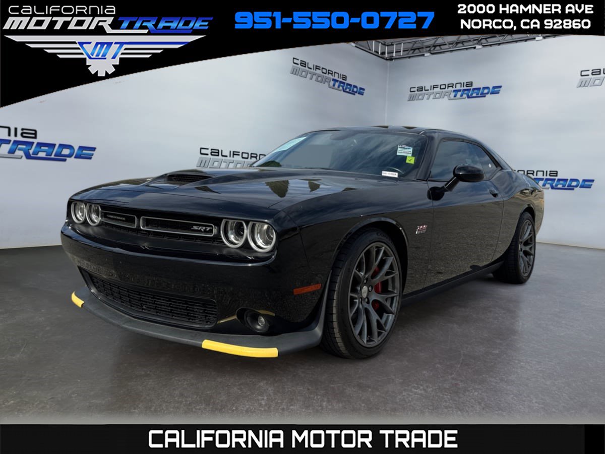 Used 2016 Dodge Challenger SRT image 1