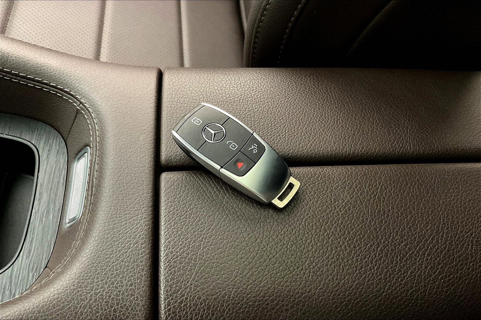 Certified 2022 Mercedes-Benz GLE 450 4MATIC w/ Revised AMG Line Exterior image 35