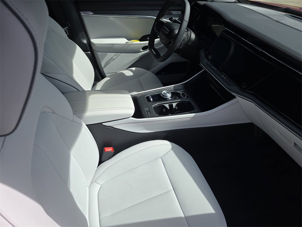 Used 2025 Jeep Wagoneer S Limited image 10