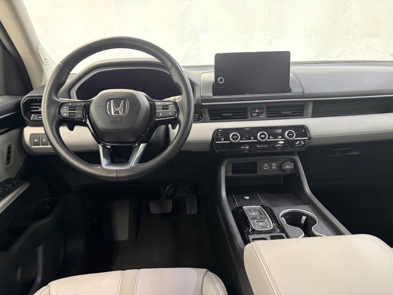 Used 2024 Honda Pilot Touring image 14