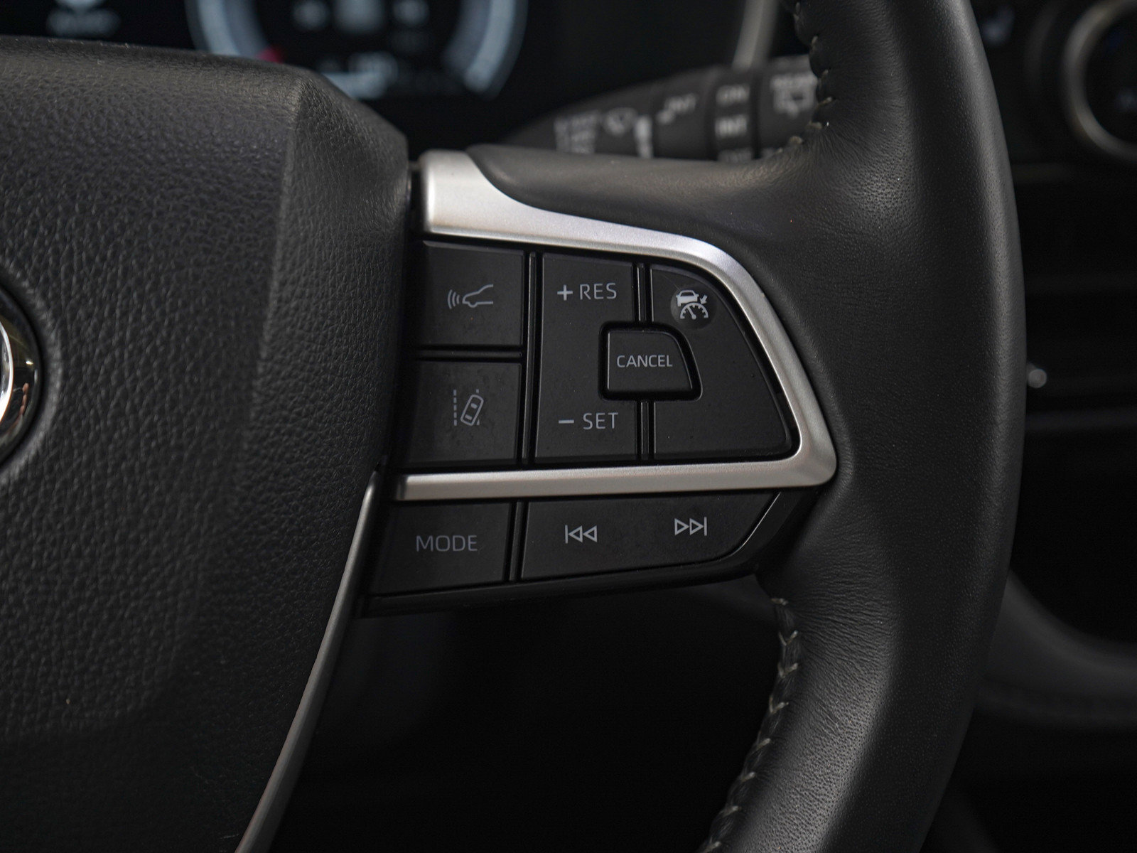 Used 2025 Toyota Highlander XSE AWD/4WD image 28