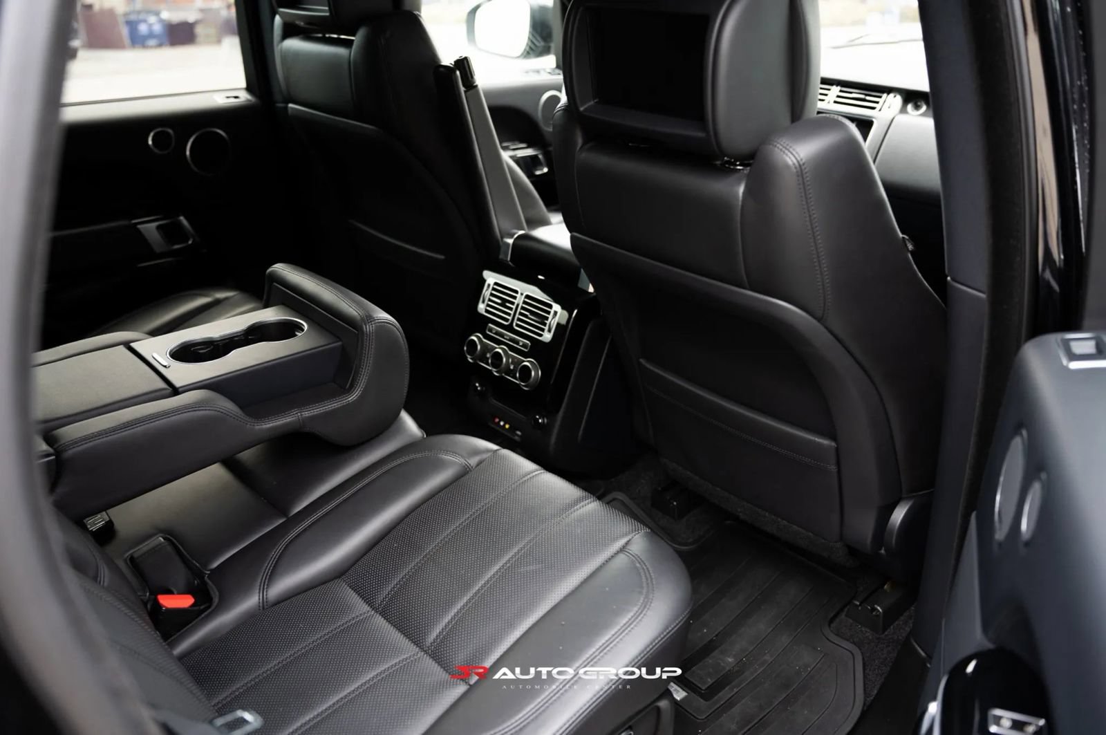 Used 2015 Land Rover Range Rover Supercharged AWD/4WD image 12