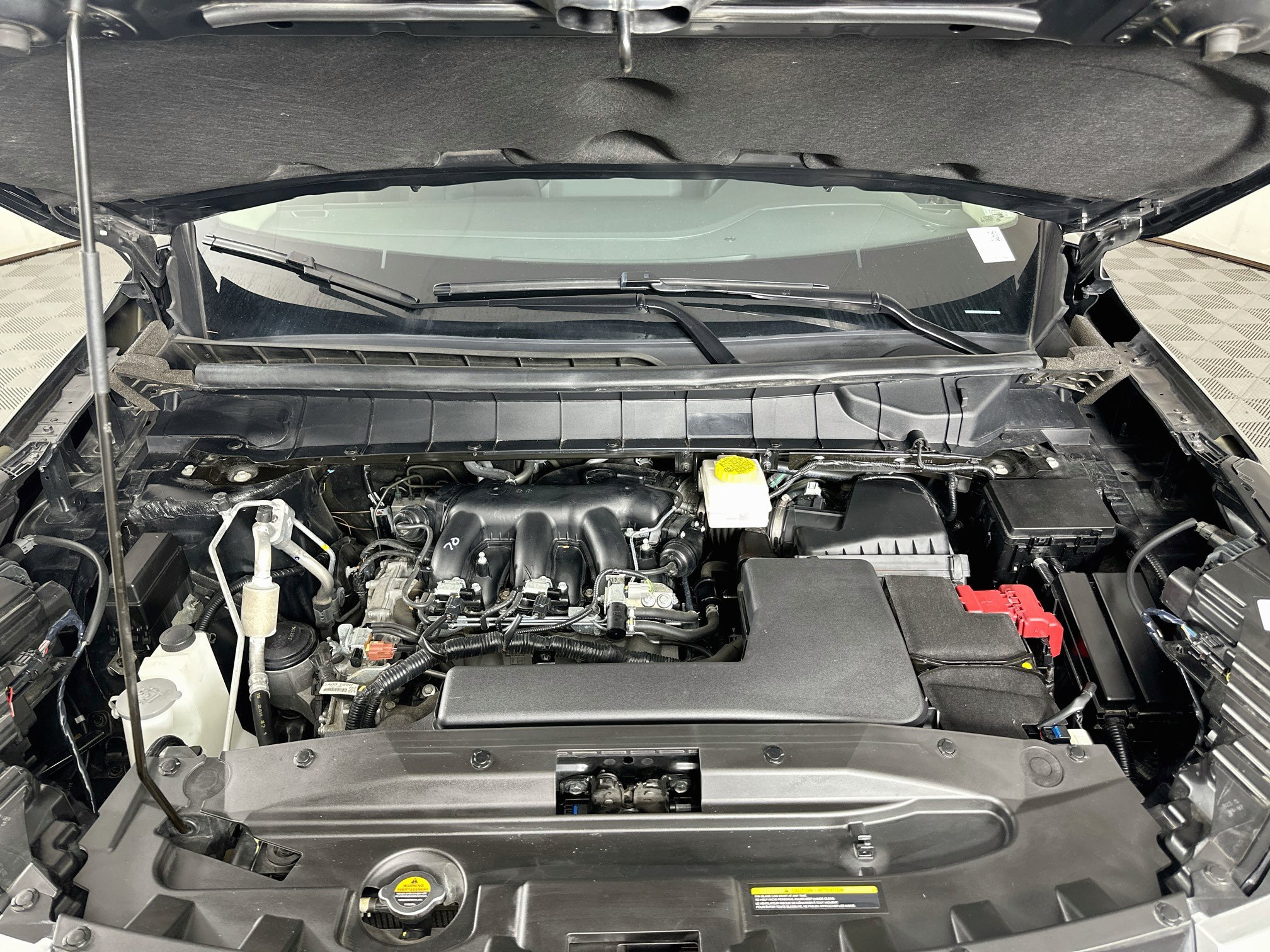 Used 2025 Nissan Pathfinder SL FWD image 35