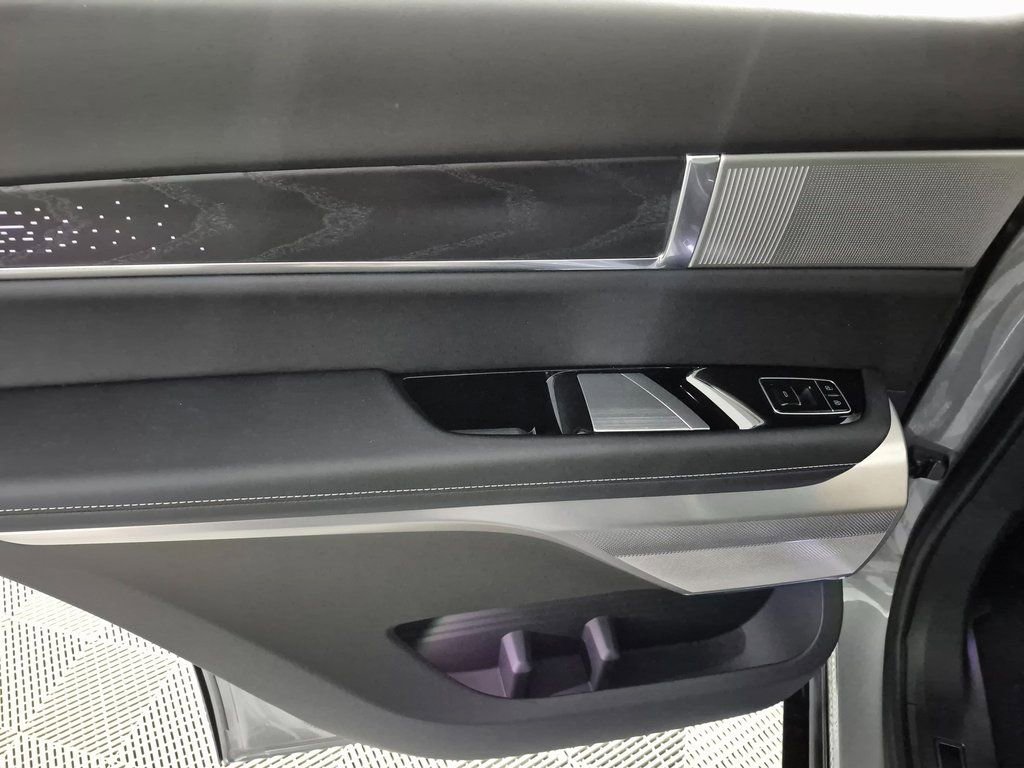 New 2026 Cadillac Vistiq Platinum w/ LPO, Floor Liner Package image 12