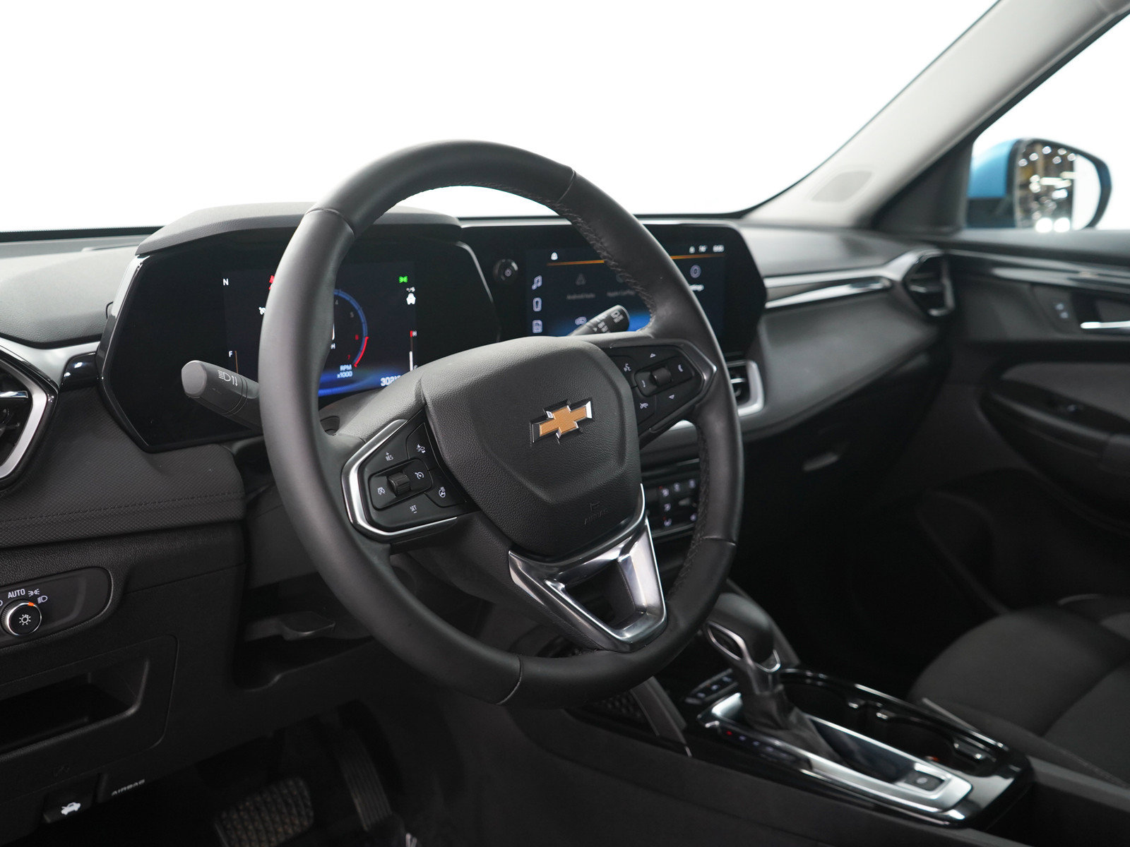 Used 2025 Chevrolet TrailBlazer LT w/ Convenience Package AWD/4WD image 26