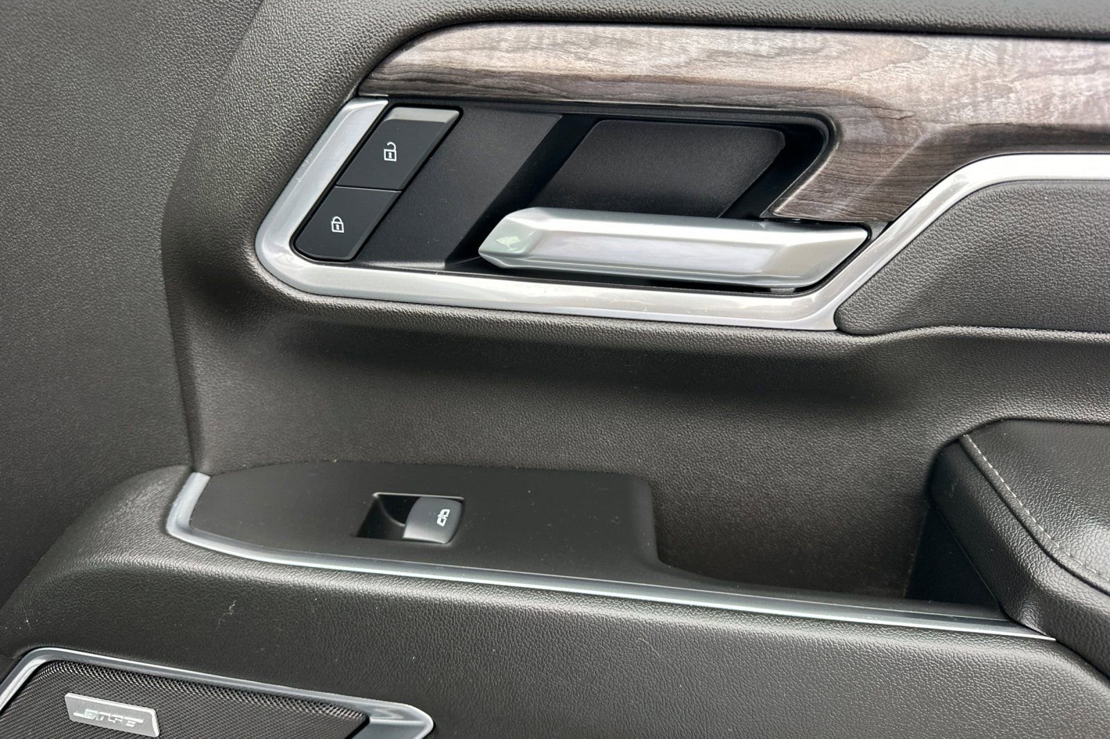 Used 2025 Chevrolet Silverado 2500 LTZ w/ Trail Boss Package image 21