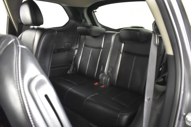 Used 2015 Nissan Pathfinder SL AWD/4WD image 30