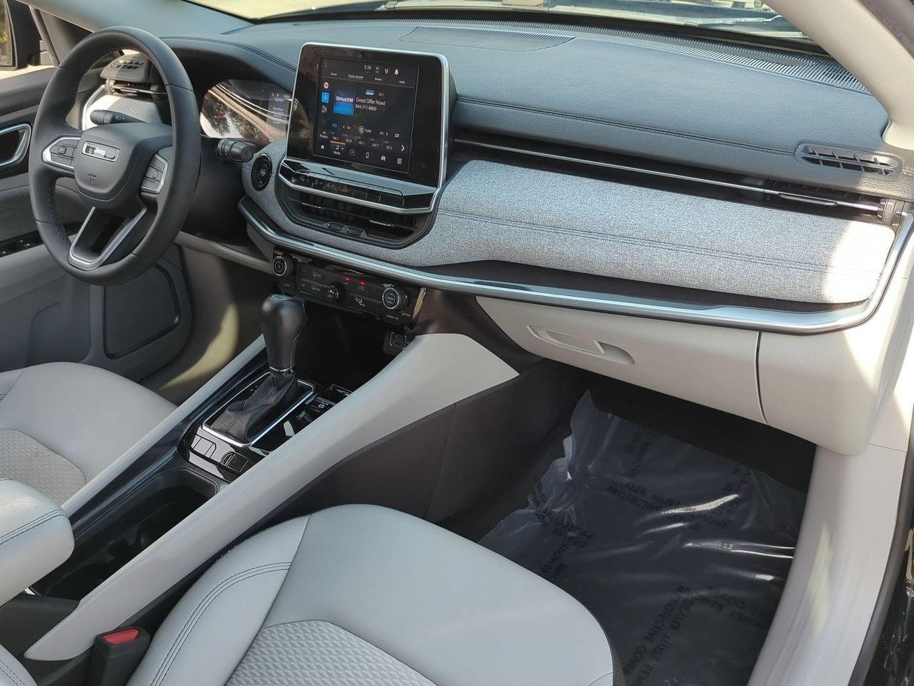 Used 2022 Jeep Compass Latitude FWD image 25