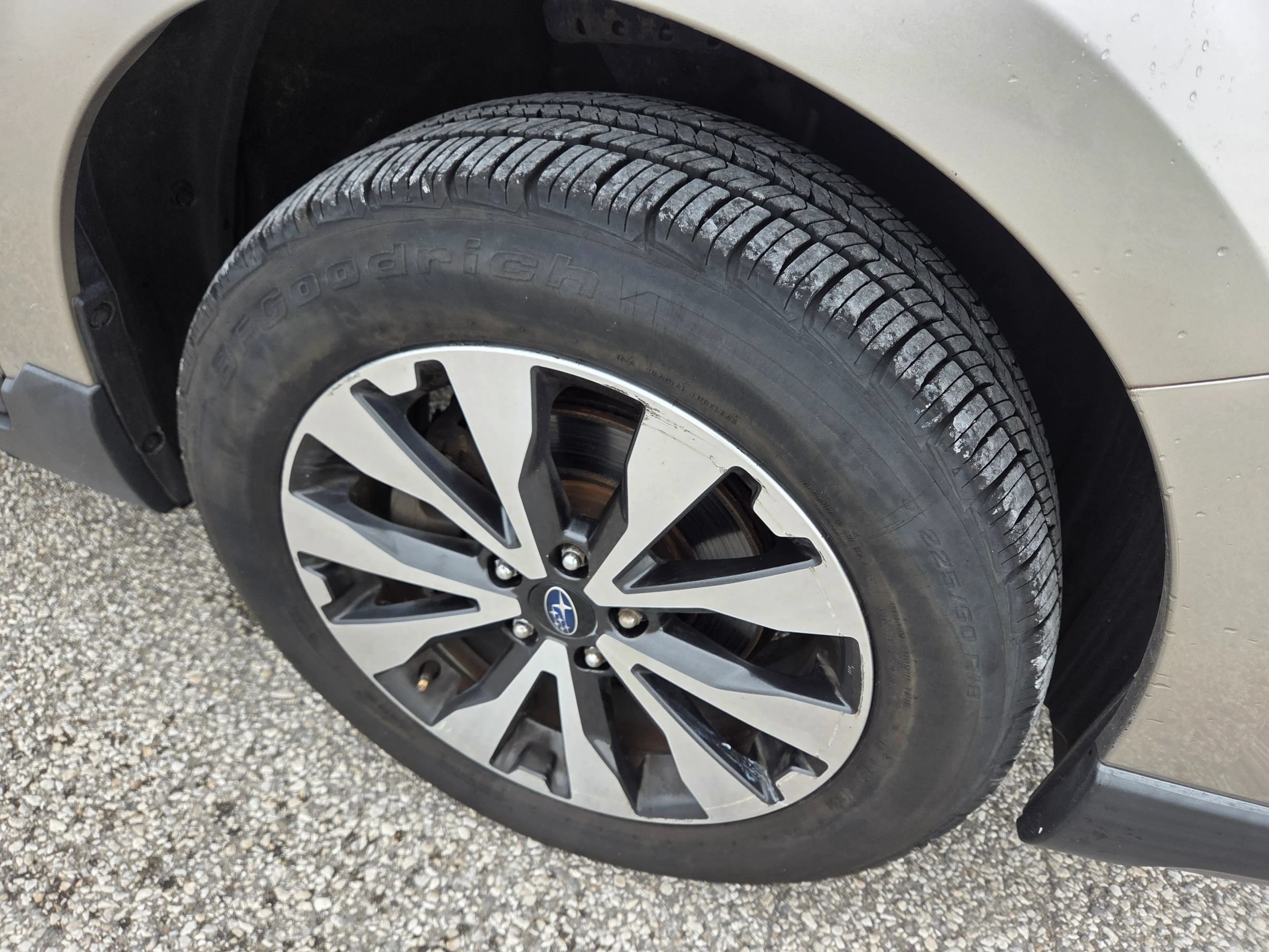Used 2016 Subaru Outback 2.5i Limited AWD/4WD image 9