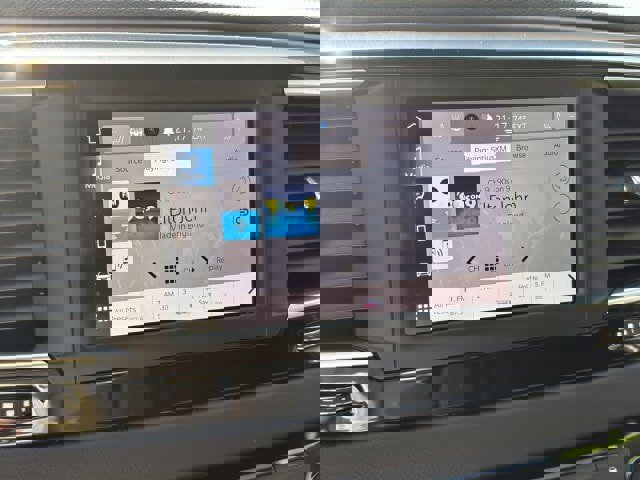 Used 2023 Chrysler Voyager LX image 13