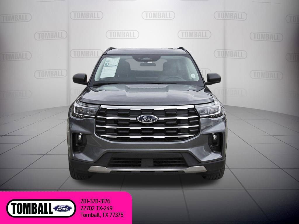 Used 2025 Ford Explorer Active w/ Active Comfort Package AWD/4WD image 2