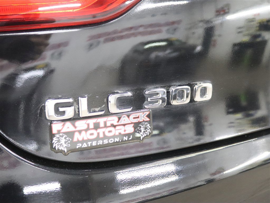 Used 2018 Mercedes-Benz GLC 300 4MATIC Coupe image 7