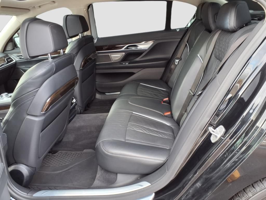 Used 2021 BMW 740i xDrive w/ Premium Package AWD/4WD image 12