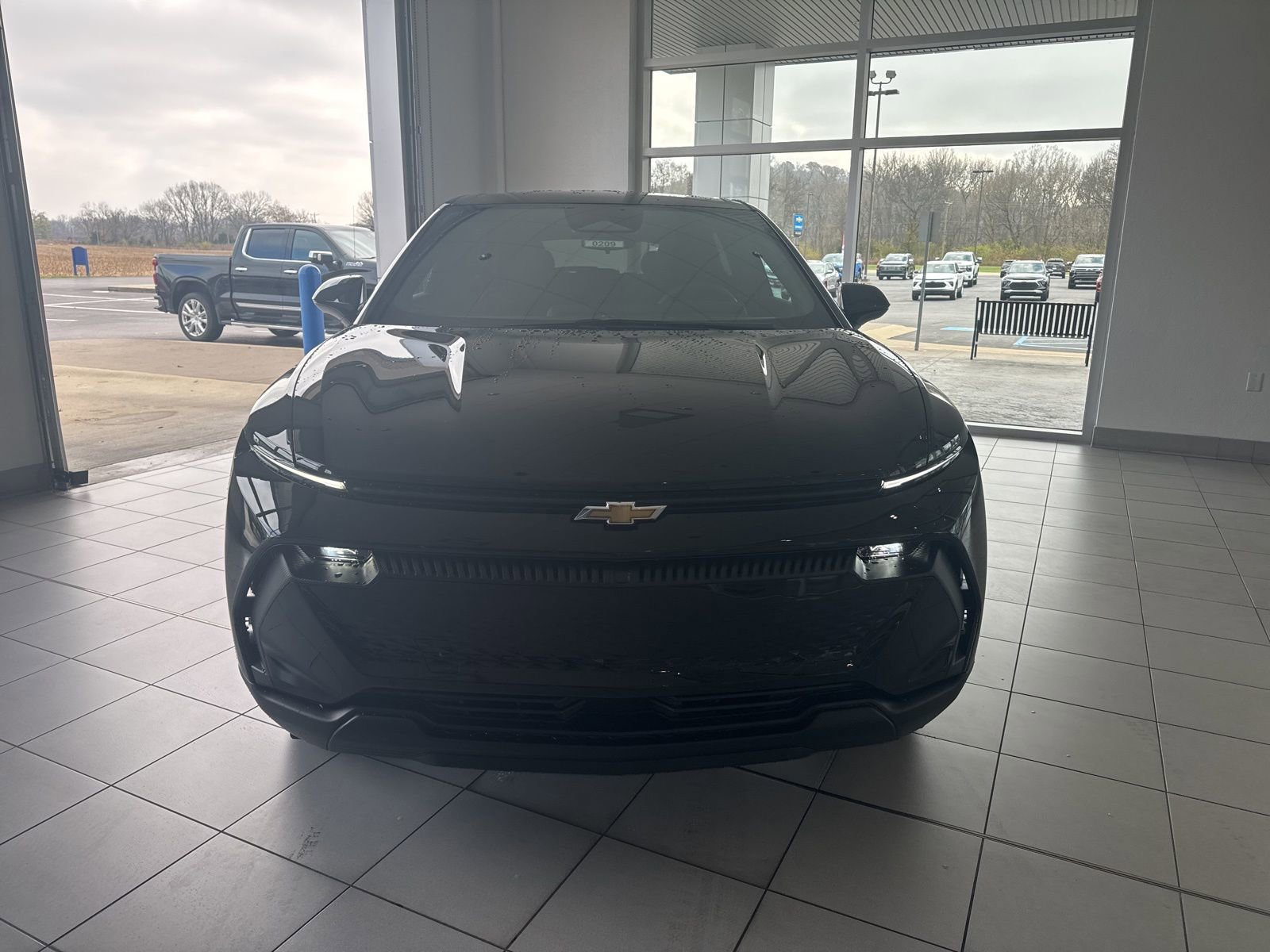 New 2026 Chevrolet Equinox EV LT image 2