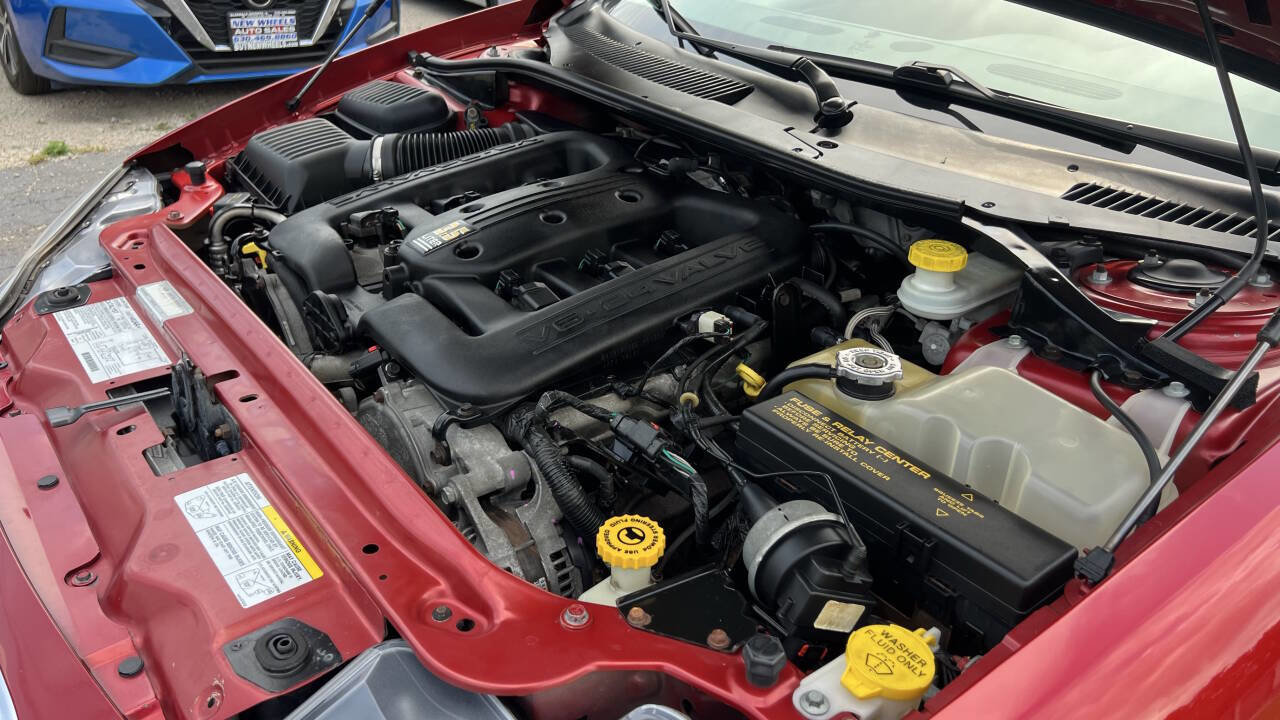 Used 2004 Chrysler Concorde LXi image 37