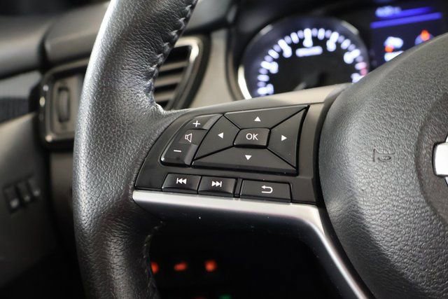 Used 2020 Nissan Rogue SL w/ Premium Package image 17