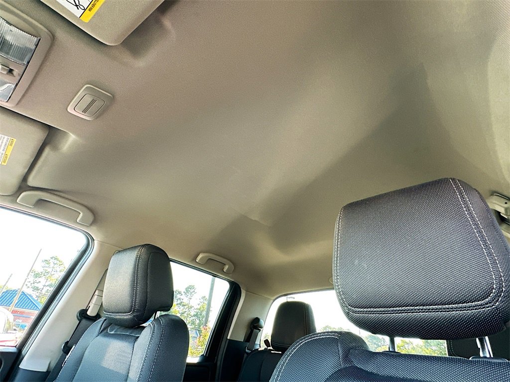 Used 2024 Nissan Frontier SV image 11