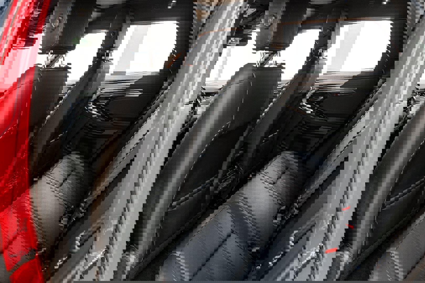 Used 2021 Land Rover Range Rover Evoque R-Dynamic S image 32