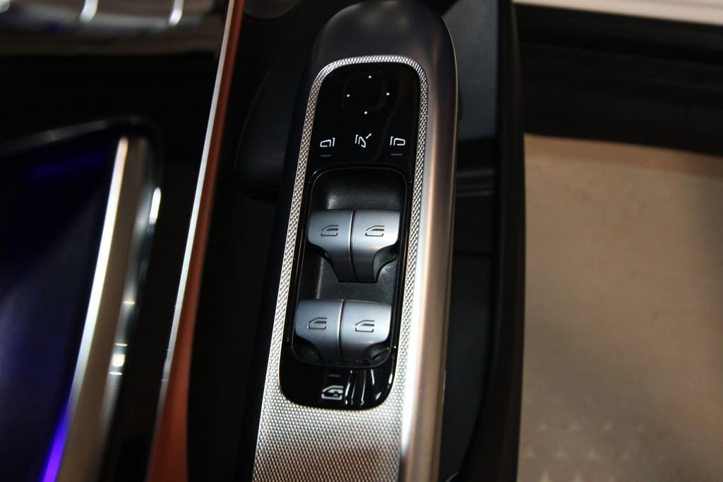 Used 2023 Mercedes-Benz GLC 300 image 6