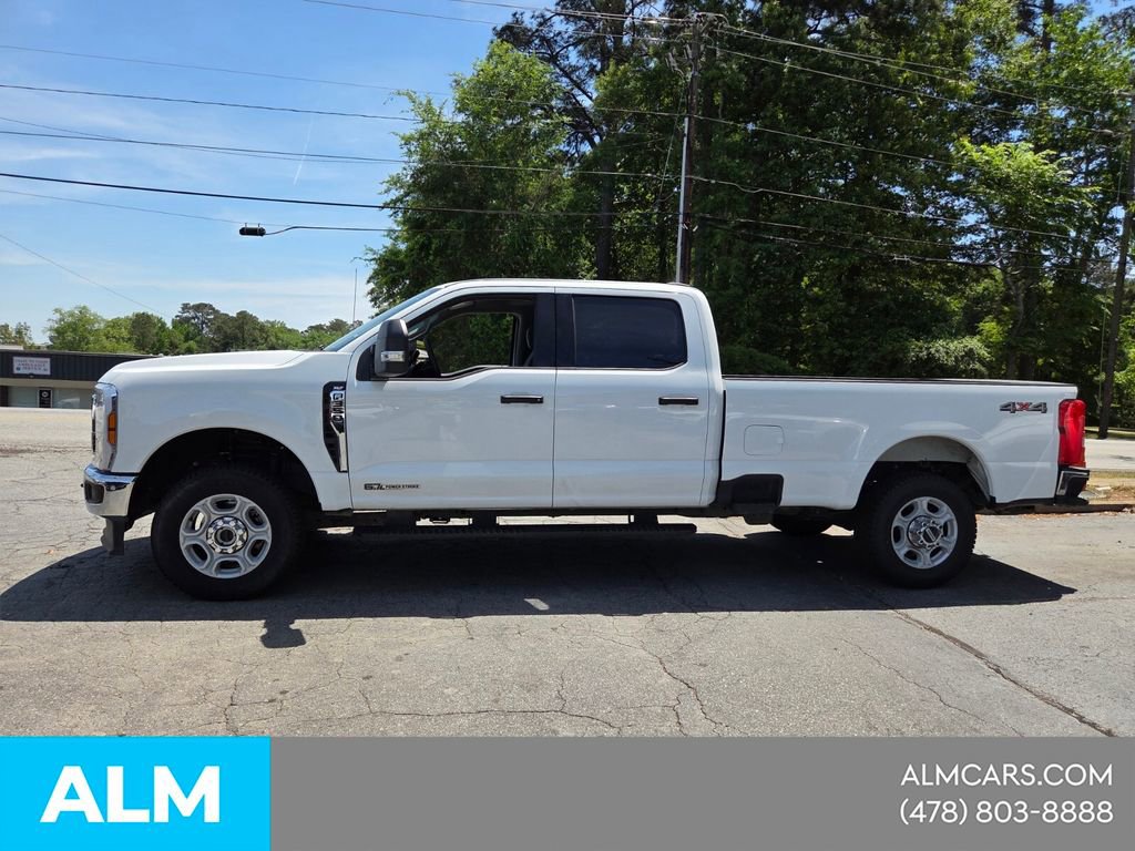 Used 2025 Ford F350 XLT AWD/4WD image 3